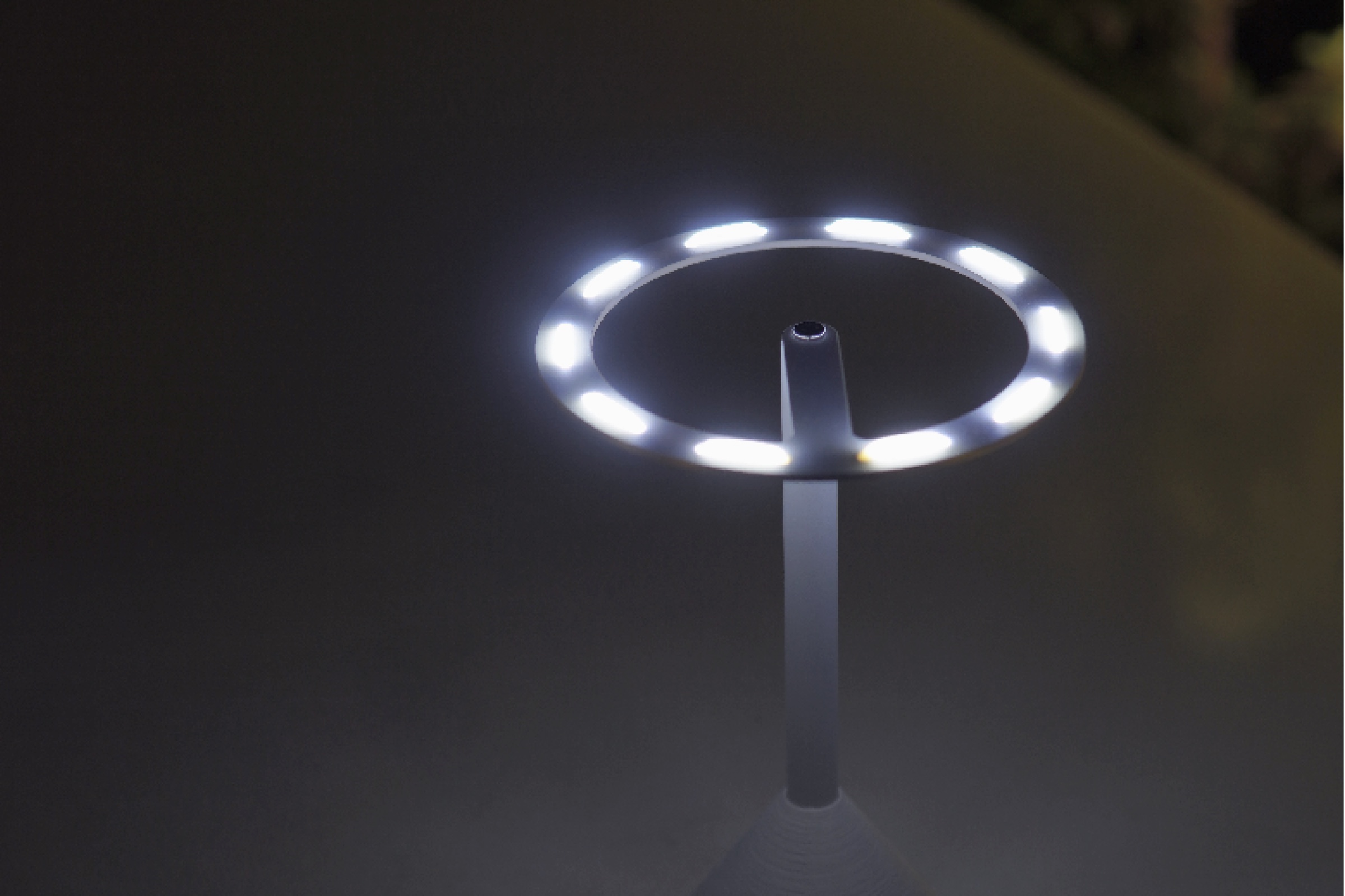 点灯するNAMINUI LIGHT